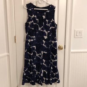 Lovely crepe-like blue and white dress